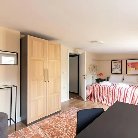 Chic Compact 1br Flat W Private Terrace * איסטמבול